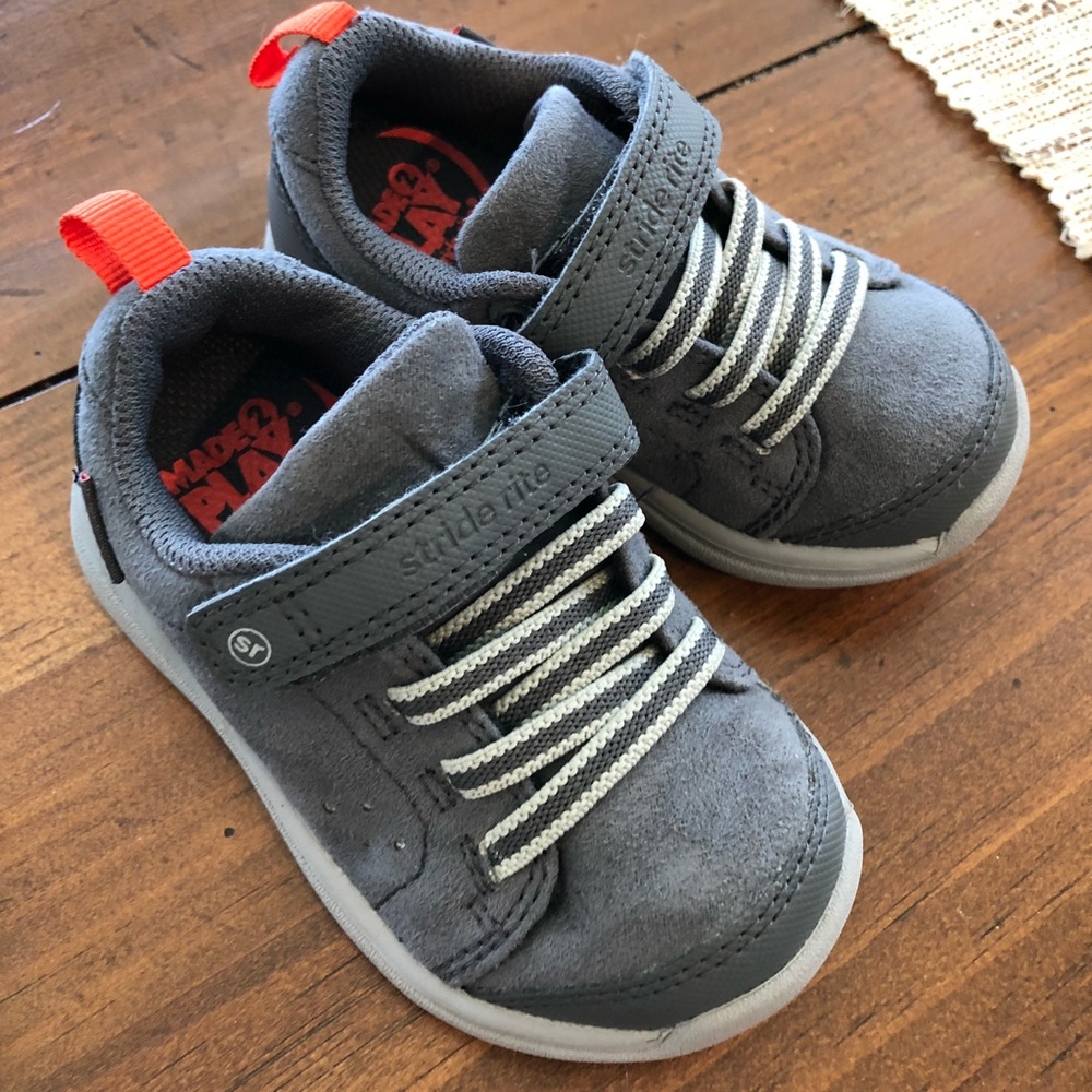 NWOT Stride Rite size 5